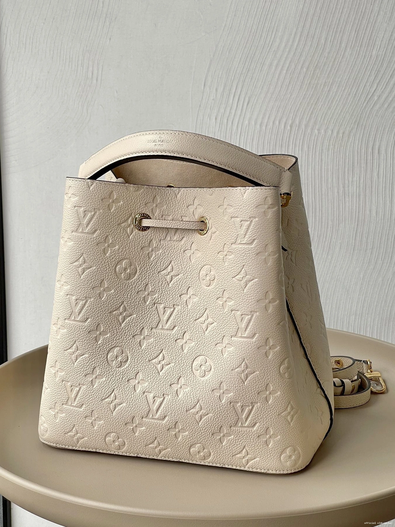 Official oldcobbler LOUIS NÉONOÉ VUITTON MM 0729